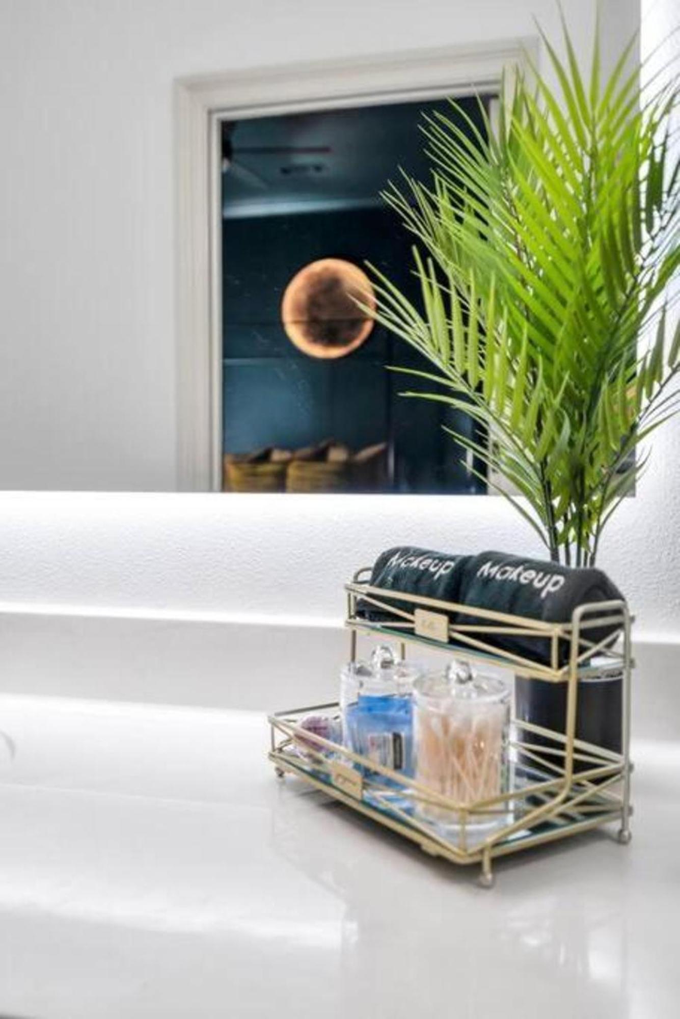 Stylish & Romantic Home, Long-Term Friendly, King Baton Rouge Eksteriør bilde